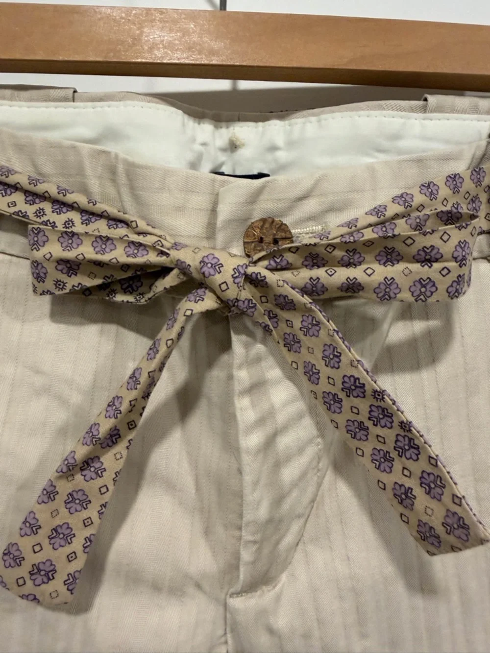 Y2K GAPstretch, Beige Stretch Ankle Wide Leg Chino with flowered tie belt - Picture 5 of 11